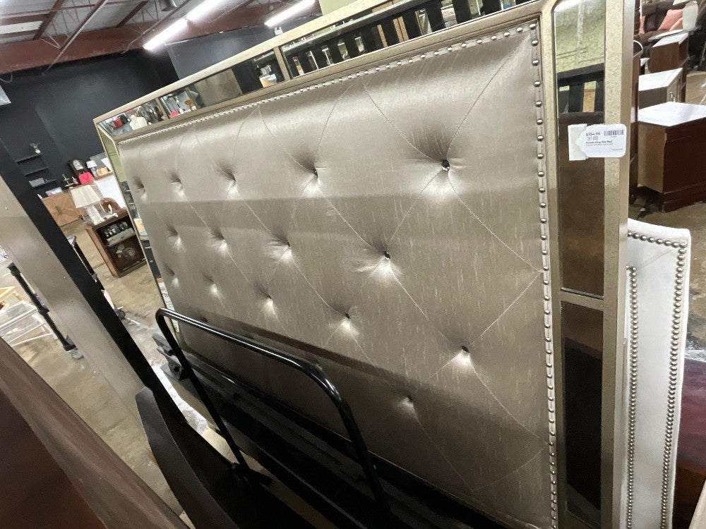 Pulaski King Size Bed