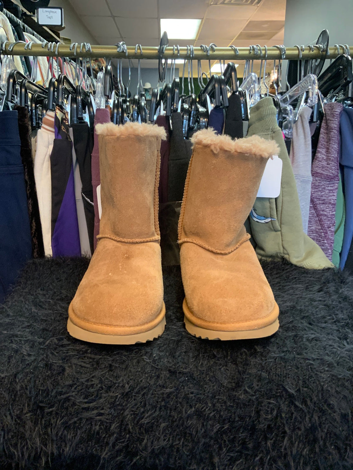 Ugg sz 4 **As Is**