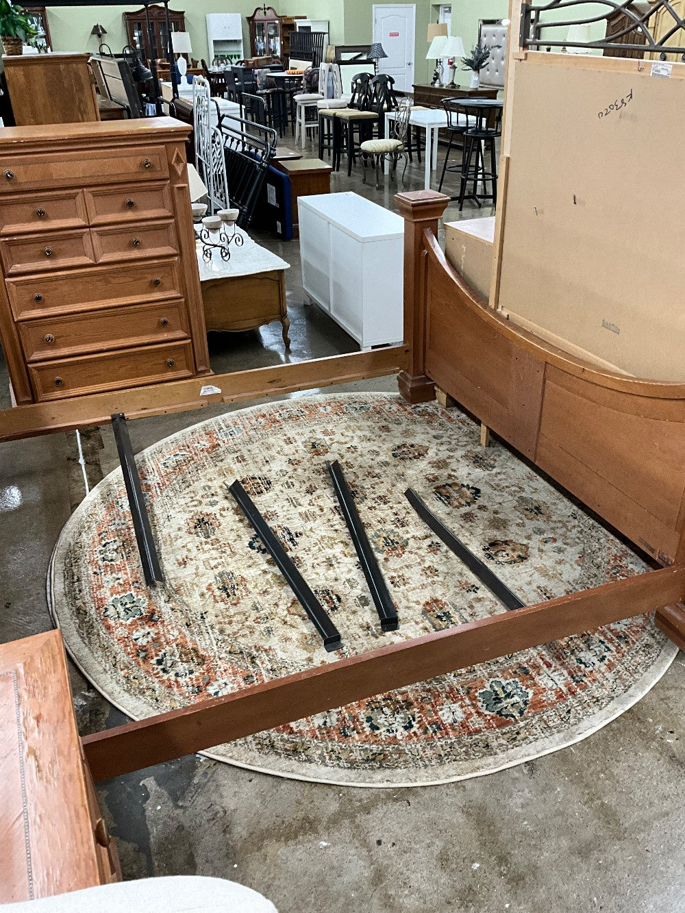 8ft Karastan Round Rug