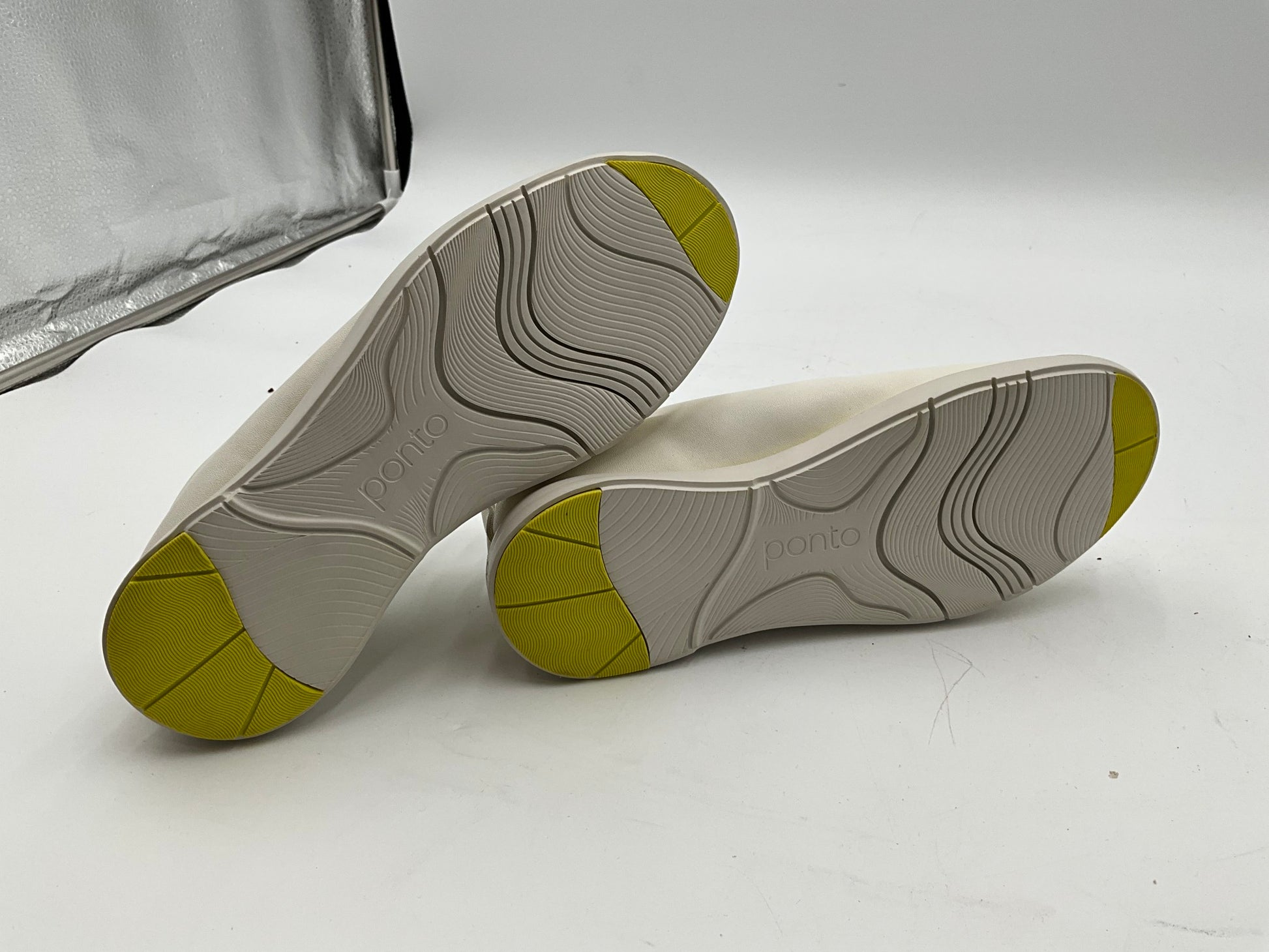 Ponto Walking Shoes