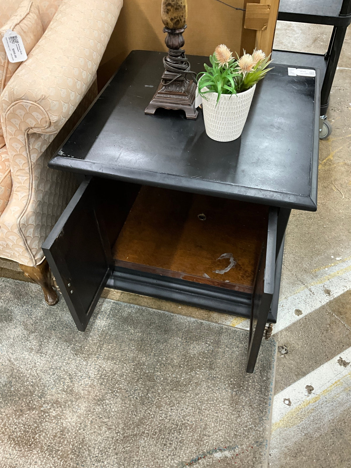 Sq Black End Table