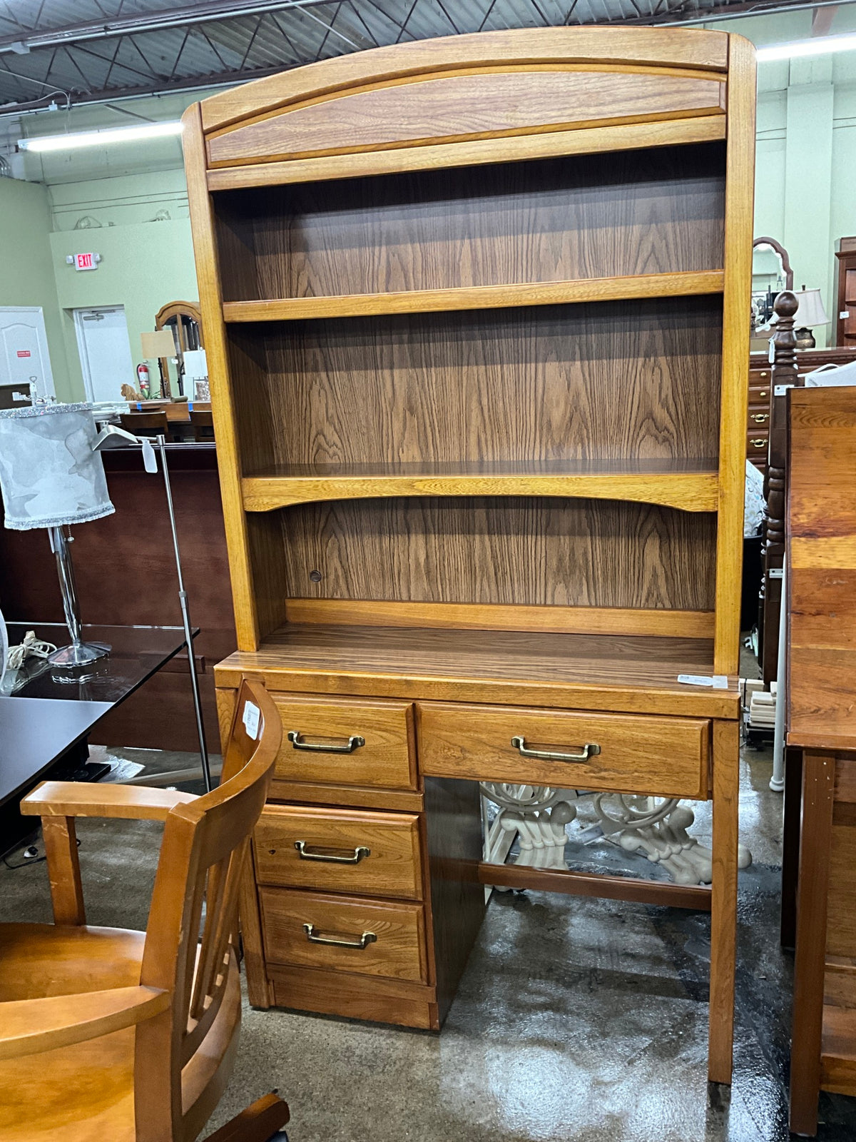 Lea Desk w/ Hutch