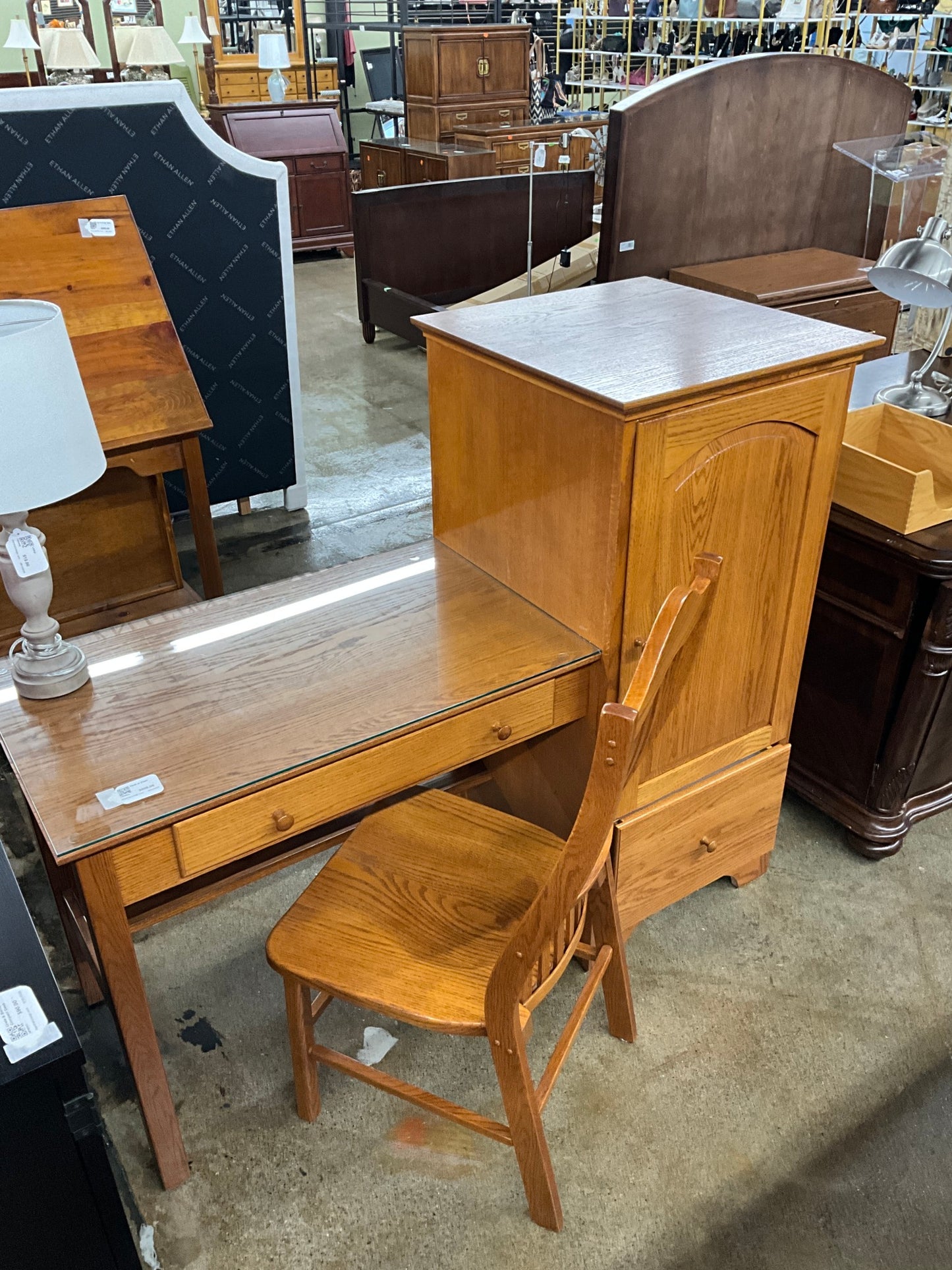 Desk w Chair
