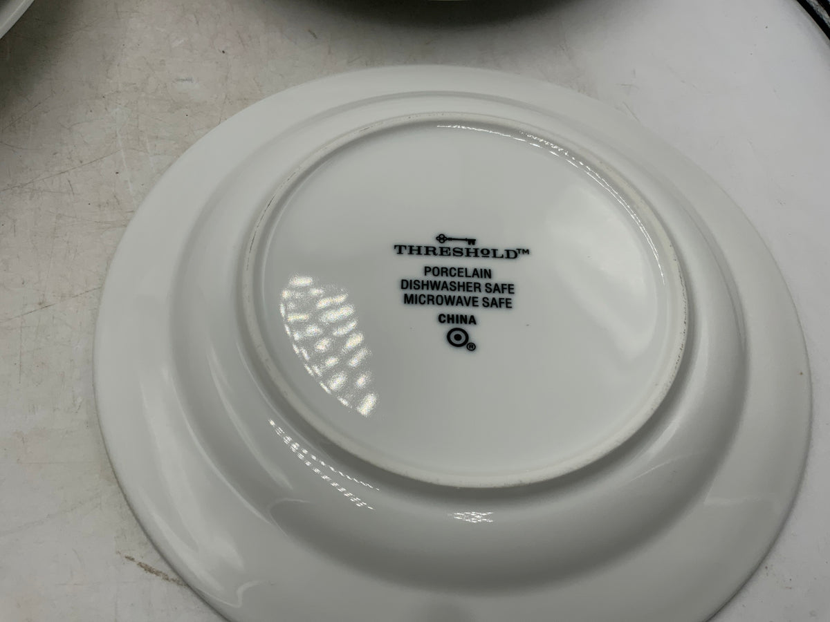 Threshold 8 pc White Dish Set