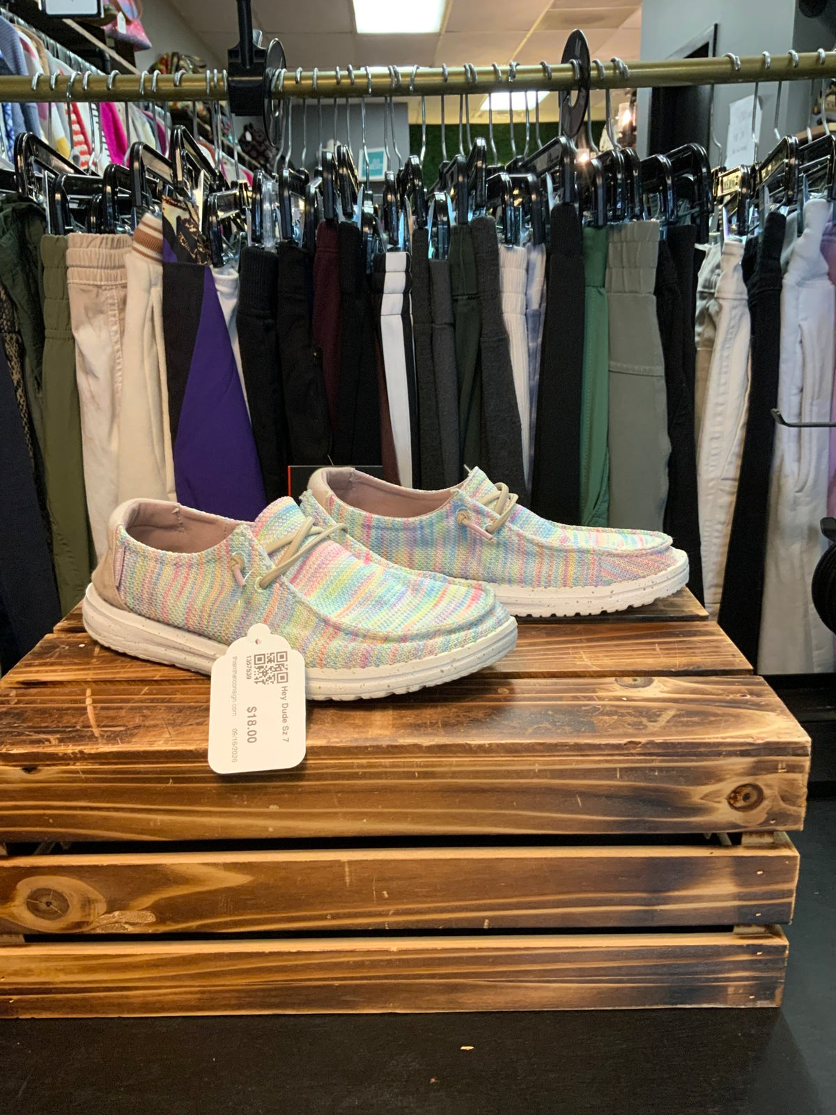 Hey Dude Sz 7 - Call when purchasing to confirm pair 