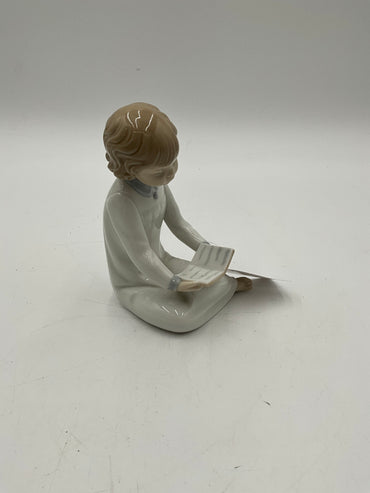 Lladro - Boy Reading