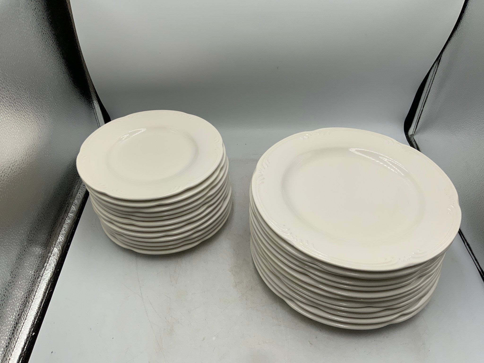 White Dish 24 pc Dish Set