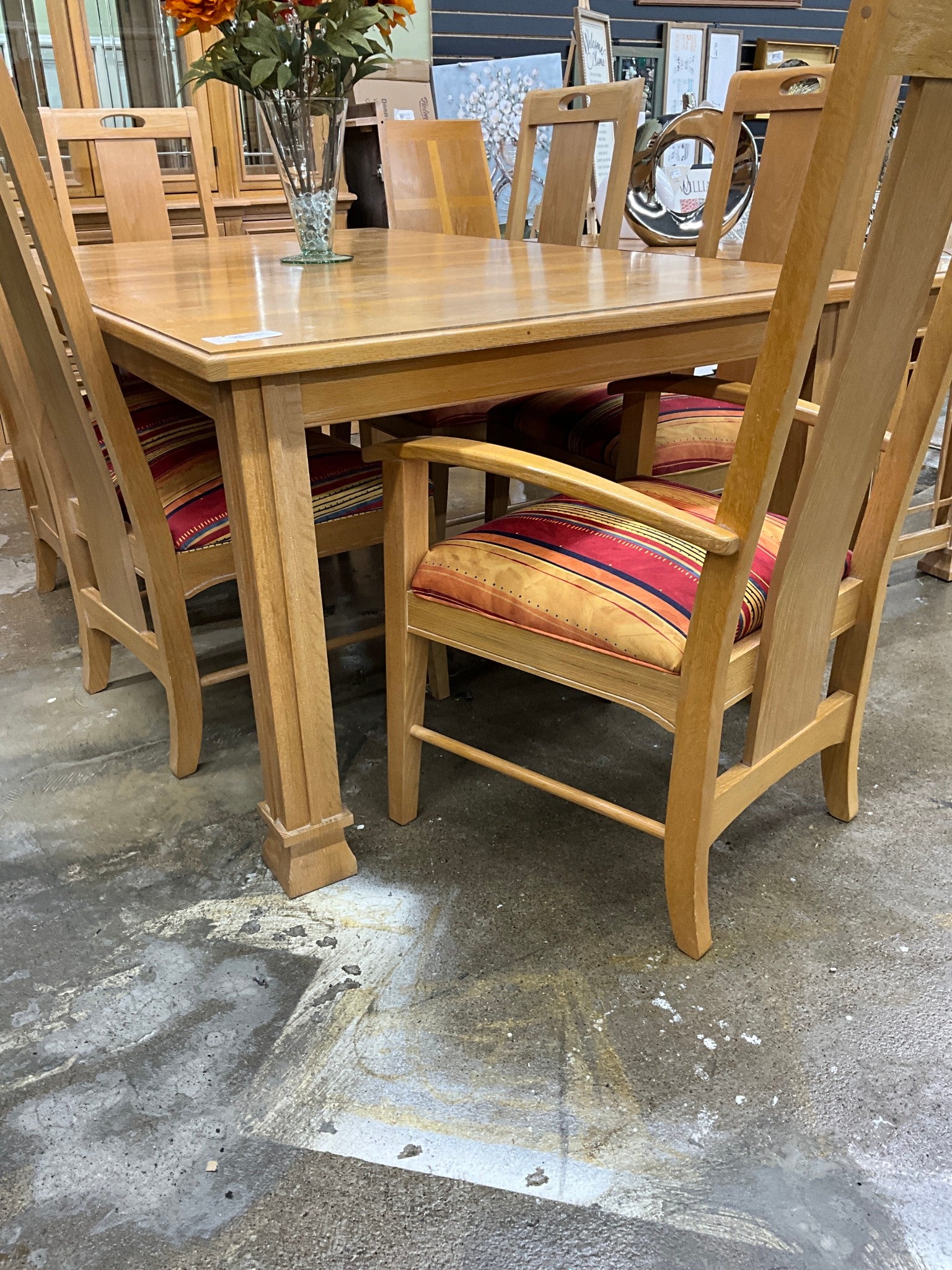 Light wood Mission Style Table w 6 Chairs
