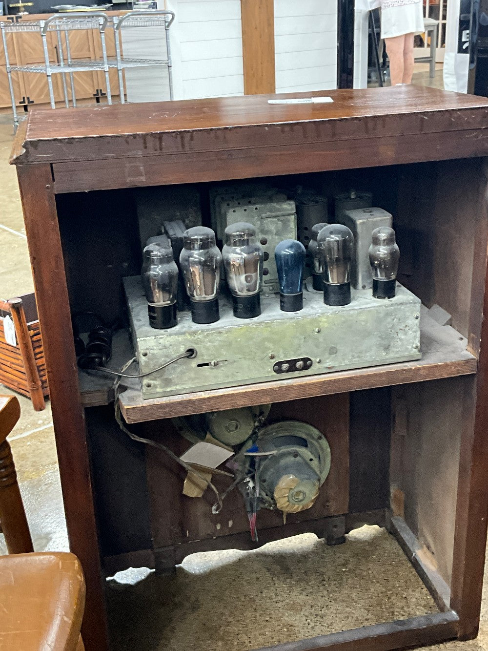Vtg Clarion Wooden Tube Radio