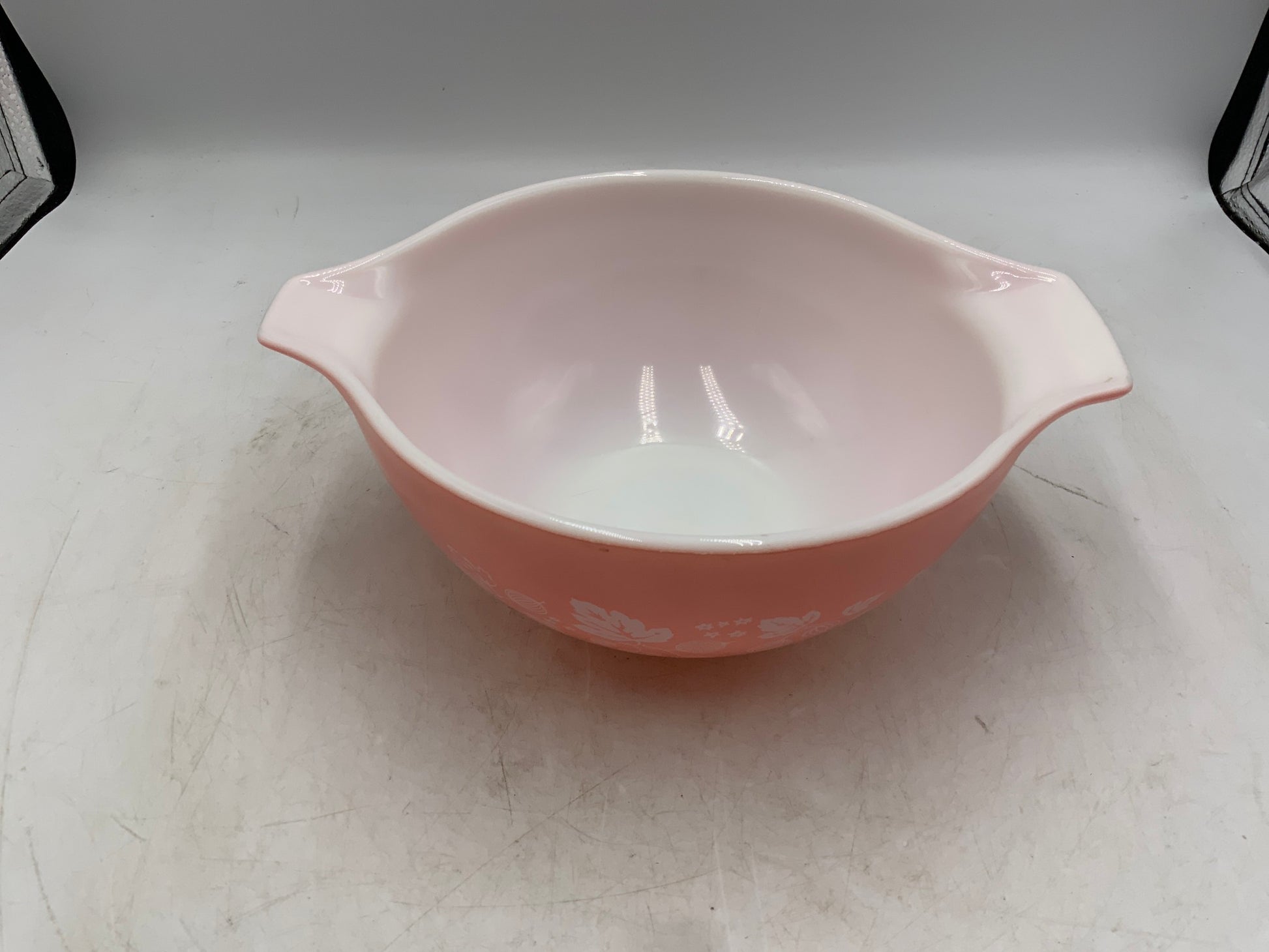Pyrex Gooseberry 1.5 qt Cinderella Bowl
