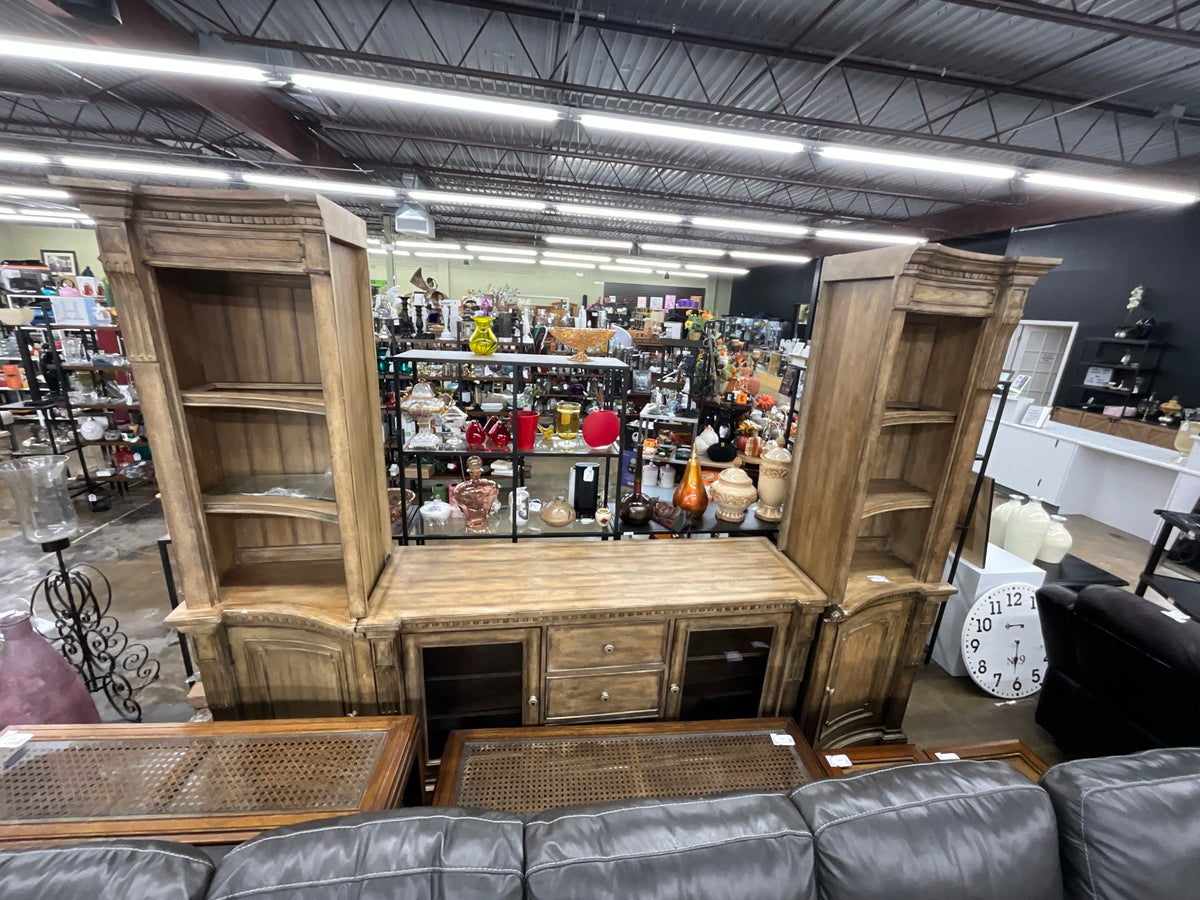 Hooker 4 Piece XL Entertainment