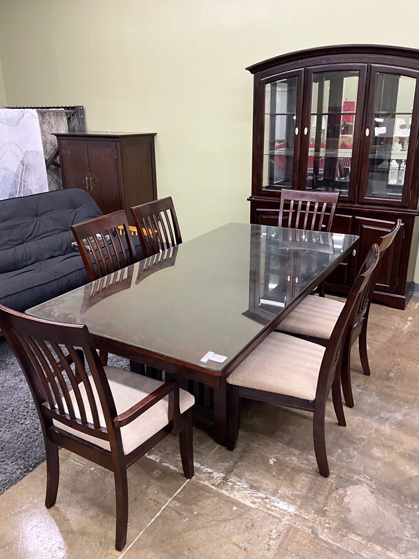 Table w/ 6 Chairs & Glass Top