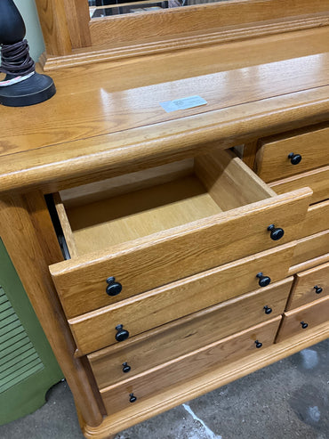 Dresser W/Mirror