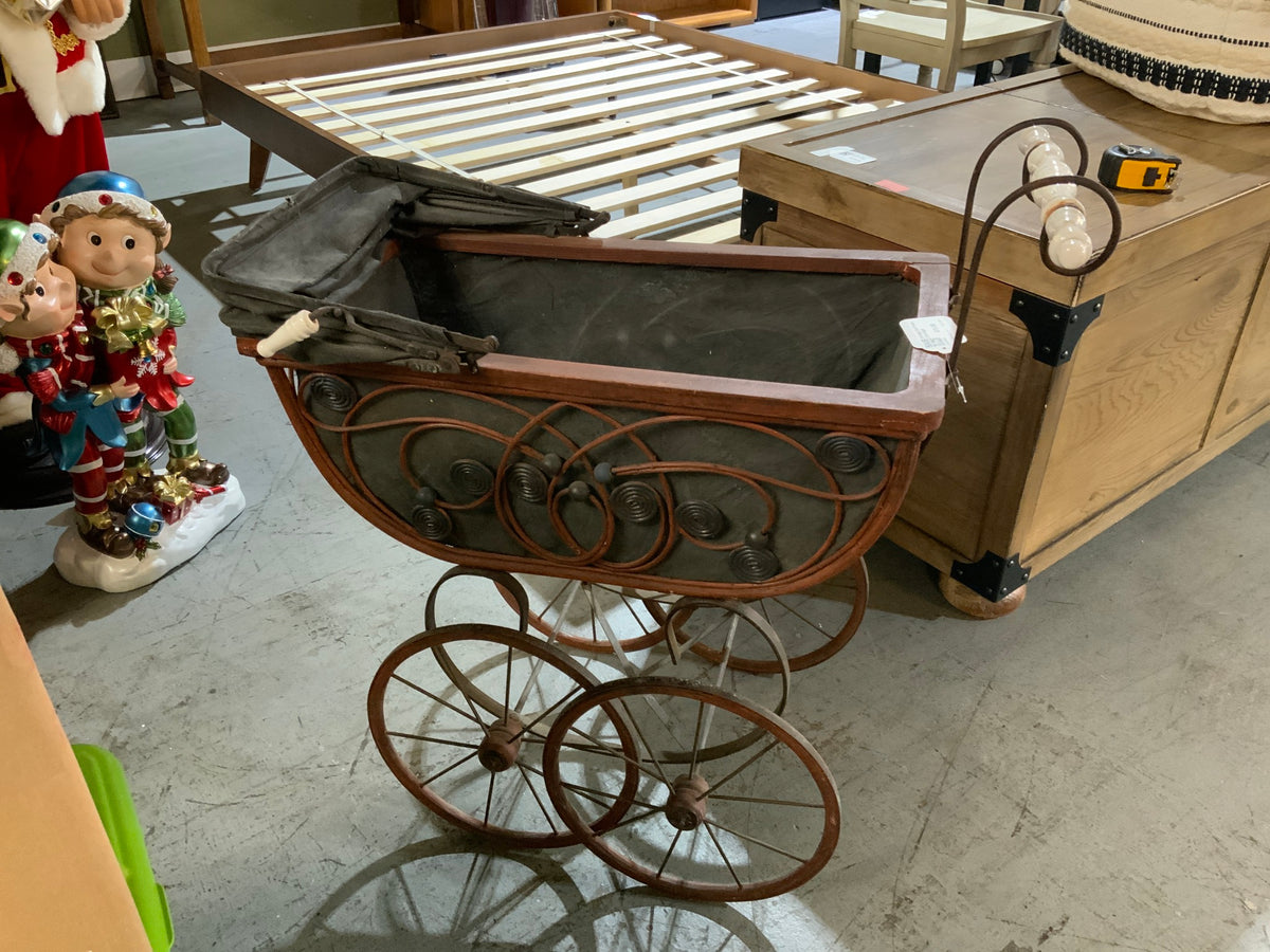 Vintage Doll Pram (Carriage)