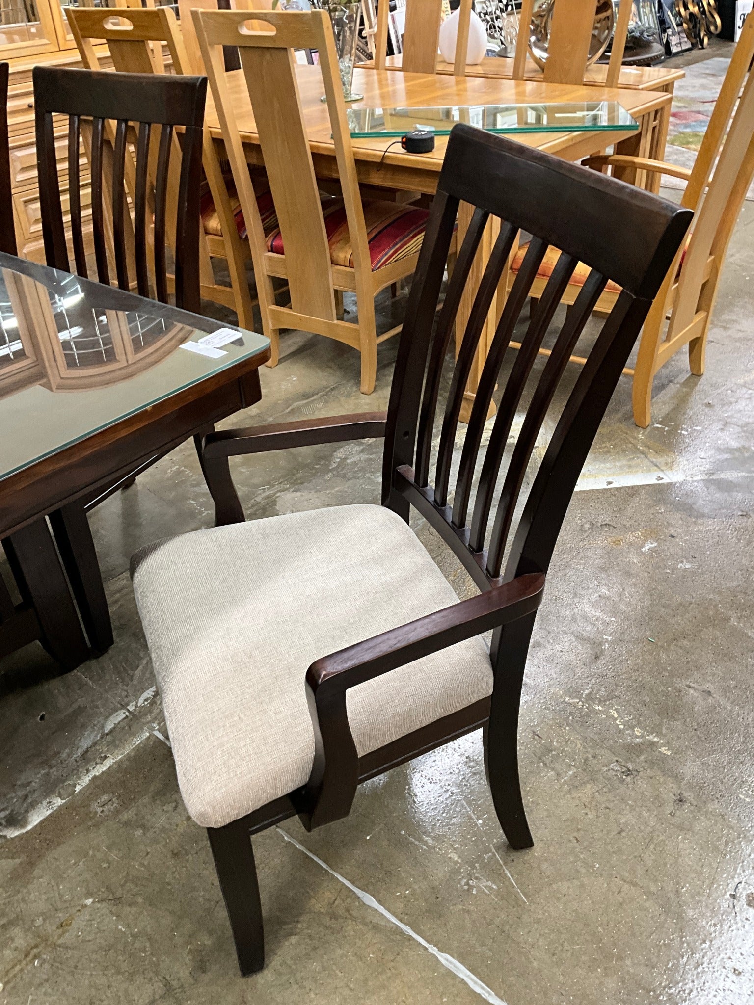 Table w/ 6 Chairs & Glass Top