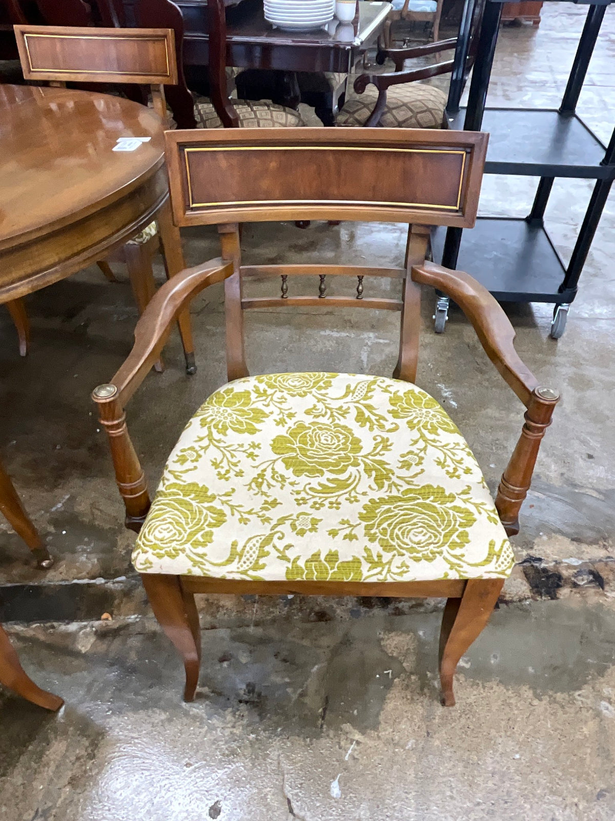 Vtg Wood Dinning Set w/ 6 Chairs