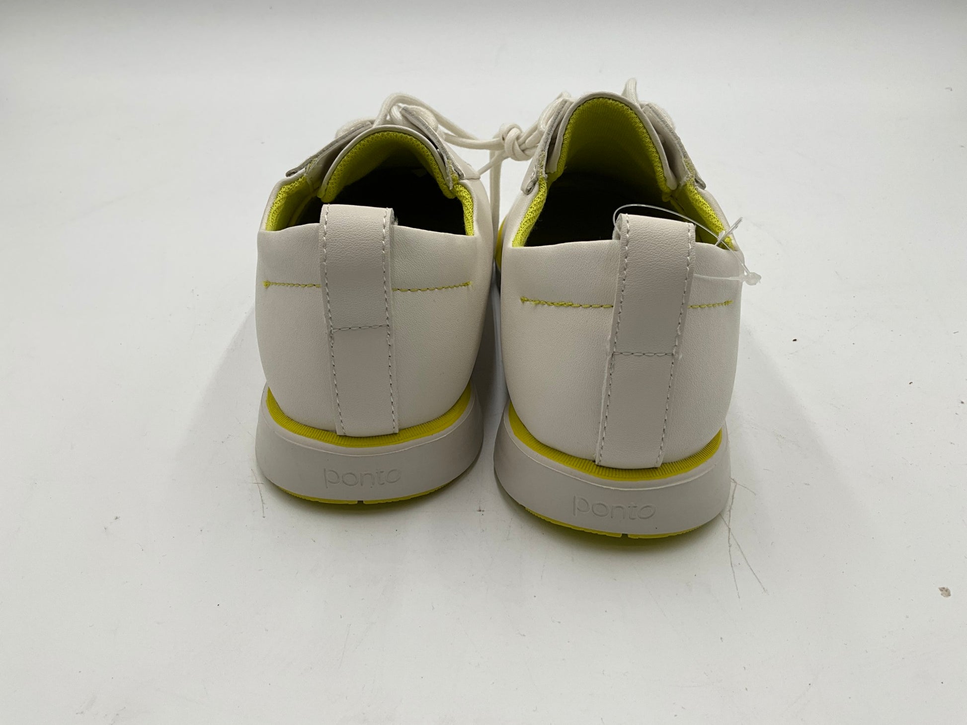 Ponto Walking Shoes