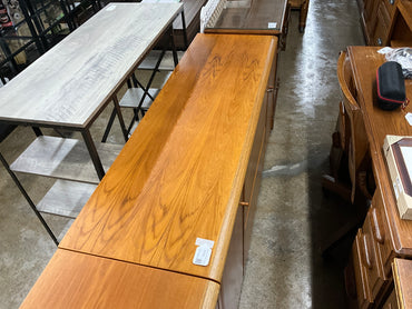 Credenza w/Key