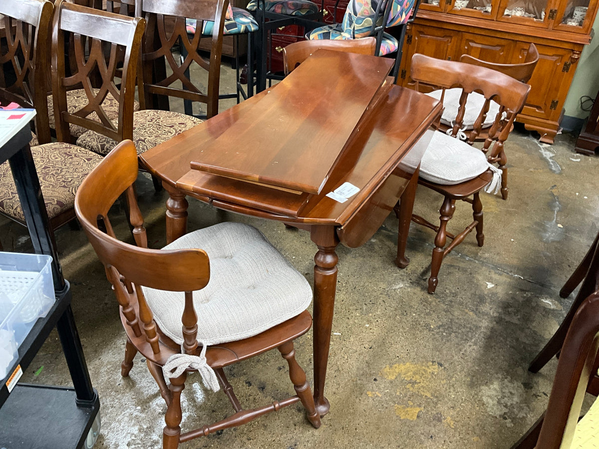 Table with 4 Chairs