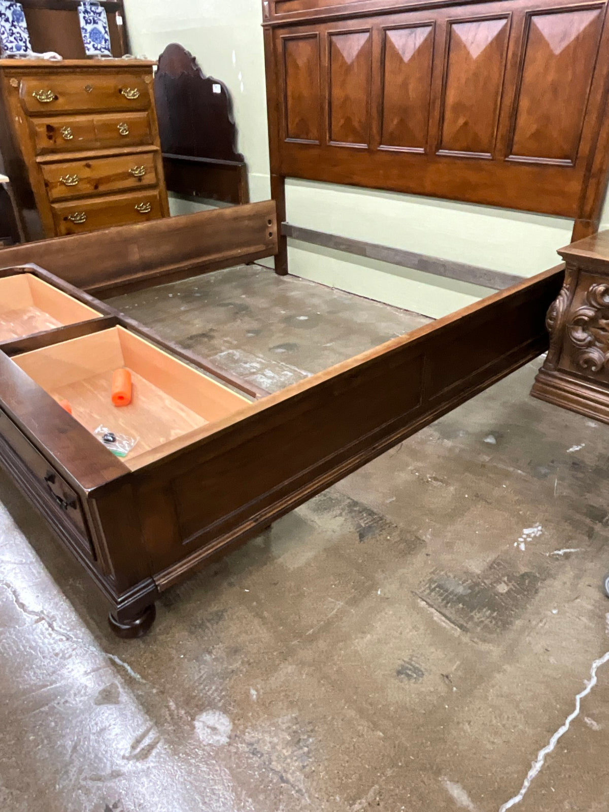 Kaiser King Storage Bed