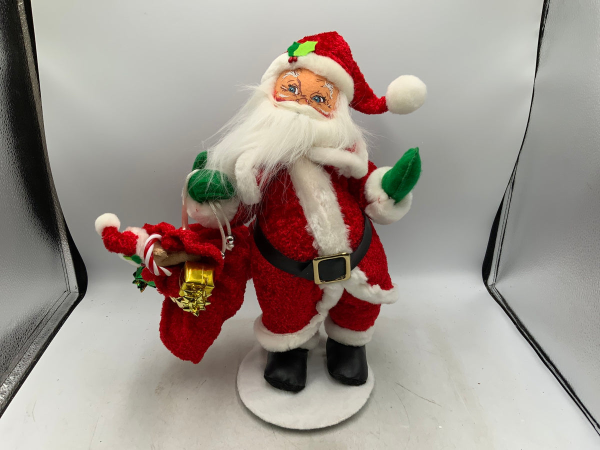 Annalee Santa