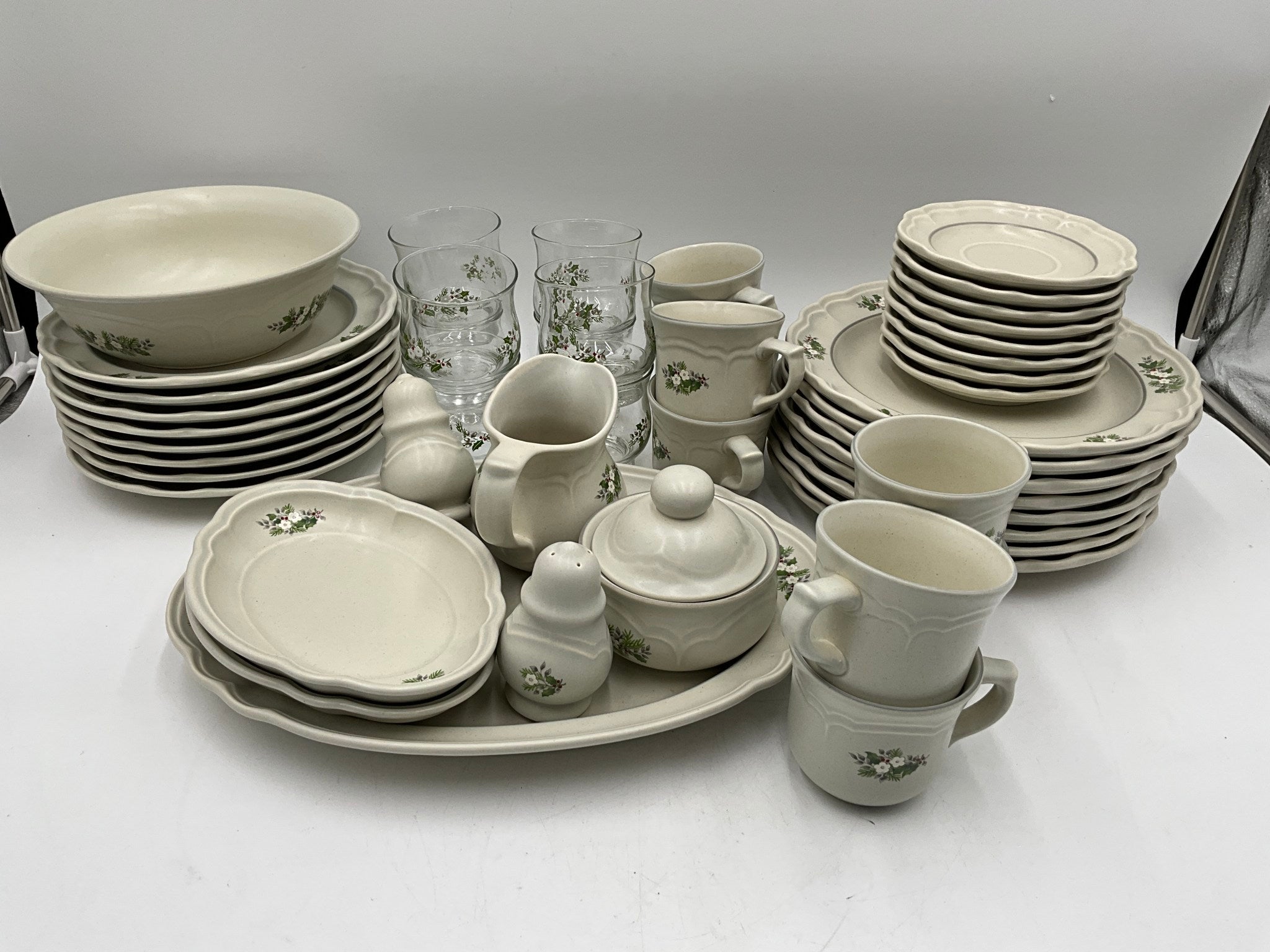 Pfaltzgraff Christmas Heirloom 8 Place Setting W/Extras
