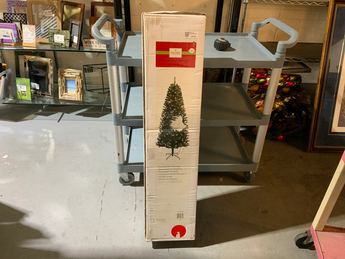 NEW 7 Ft Christmas Tree