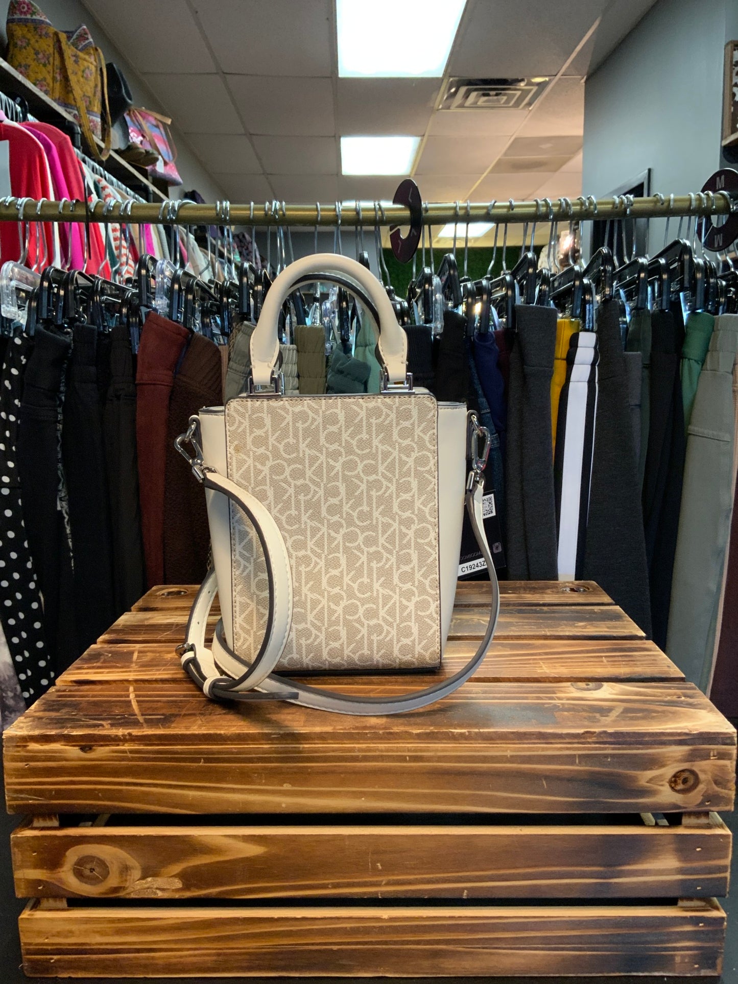 Calvin Klein Crossbody Cream