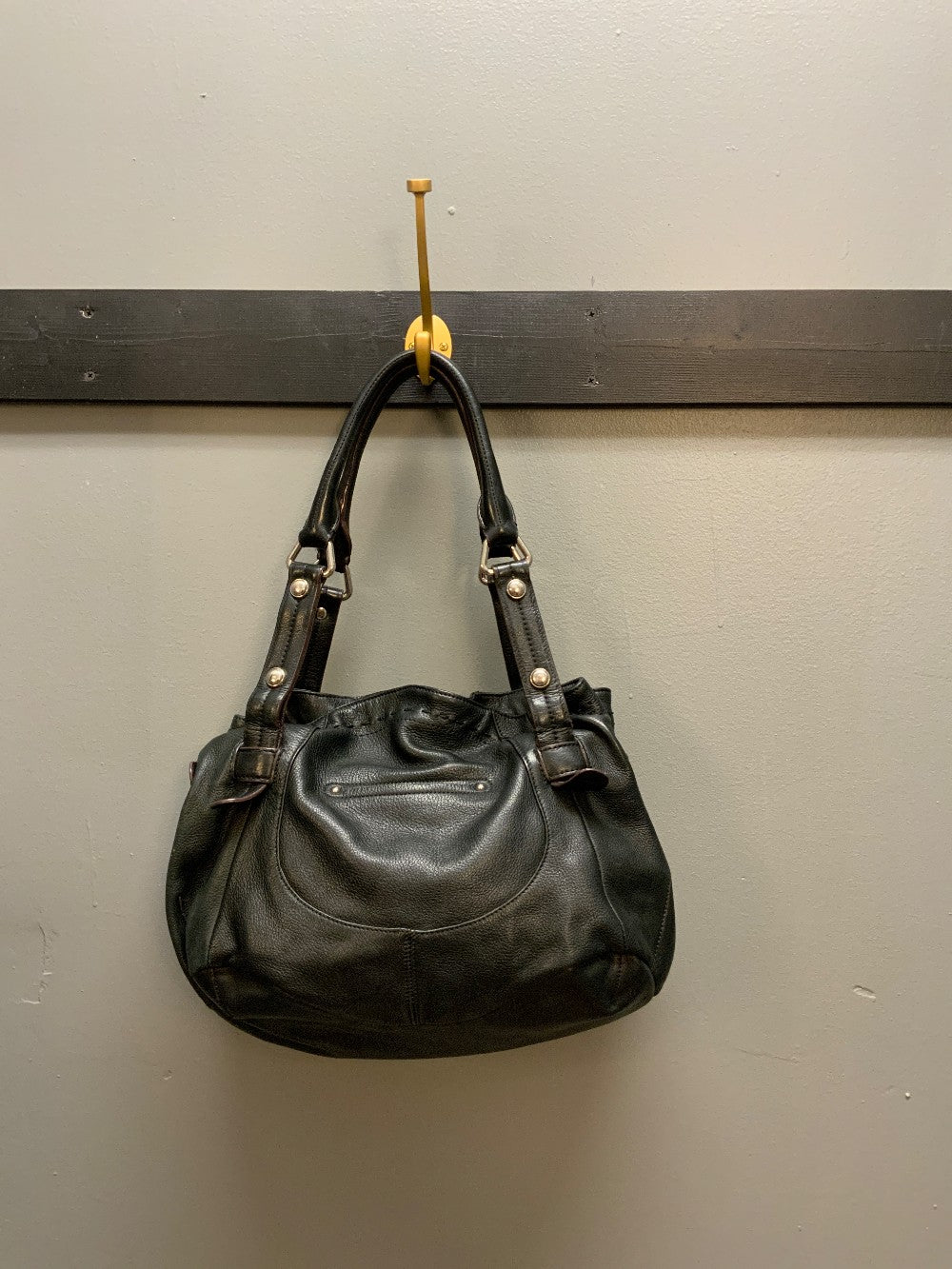 B. Makowsky Purse Black
