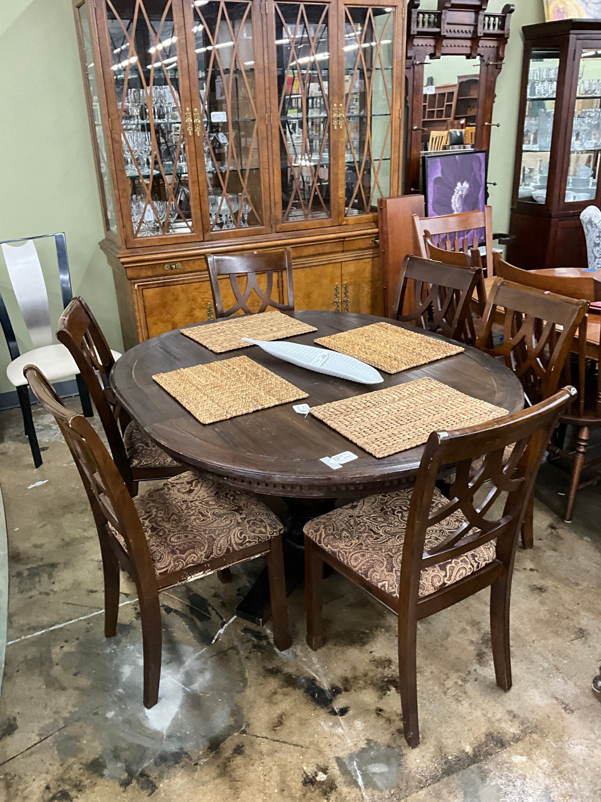 Ashley Table w/ 6 Chairs