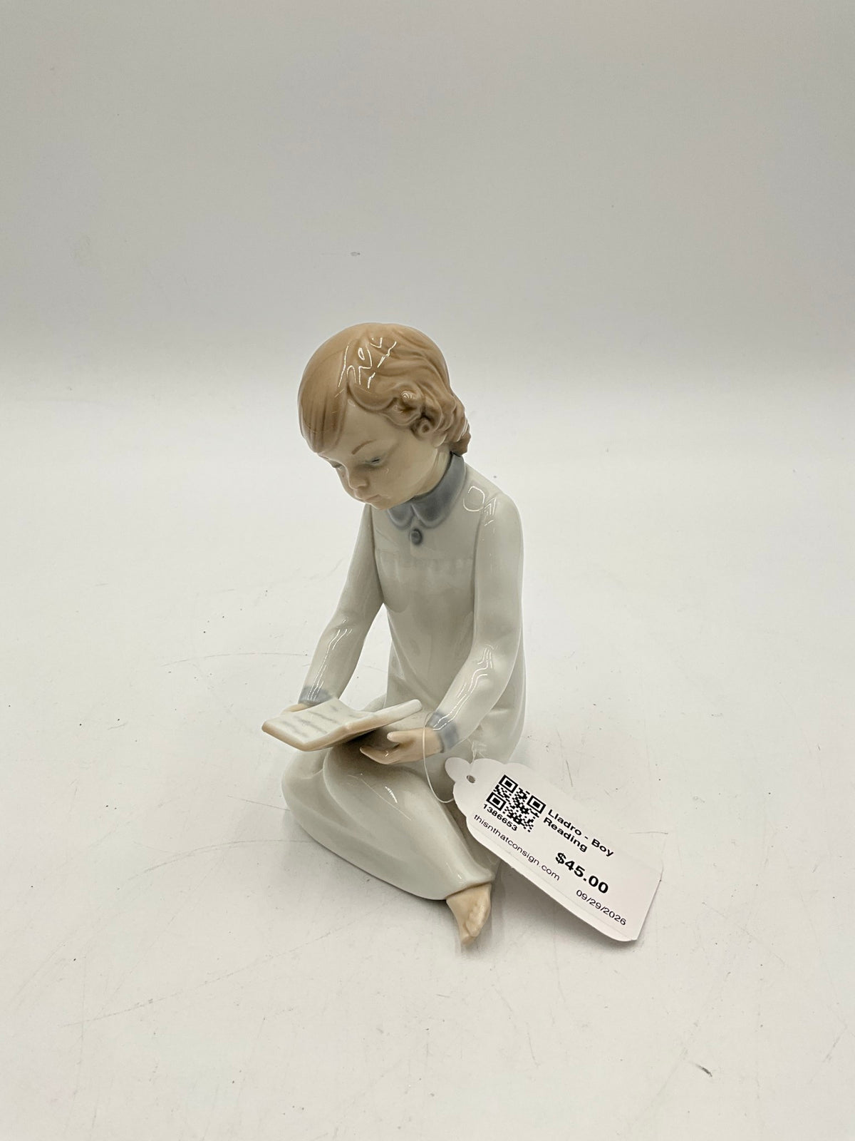 Lladro - Boy Reading