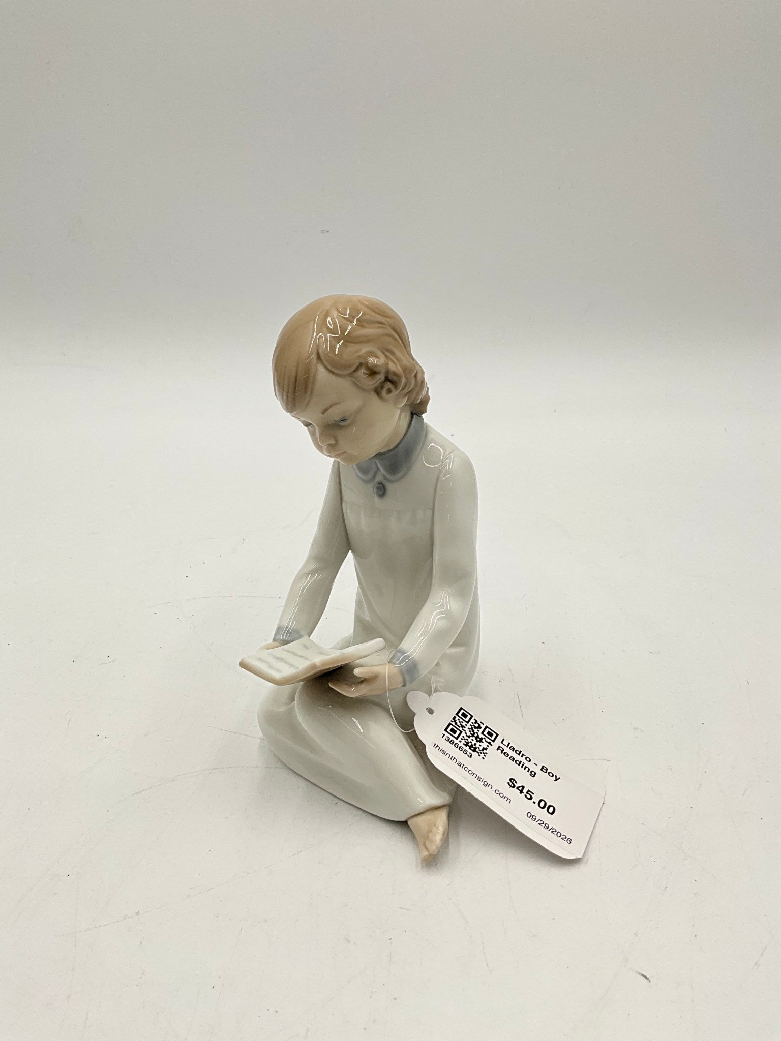 Lladro - Boy Reading