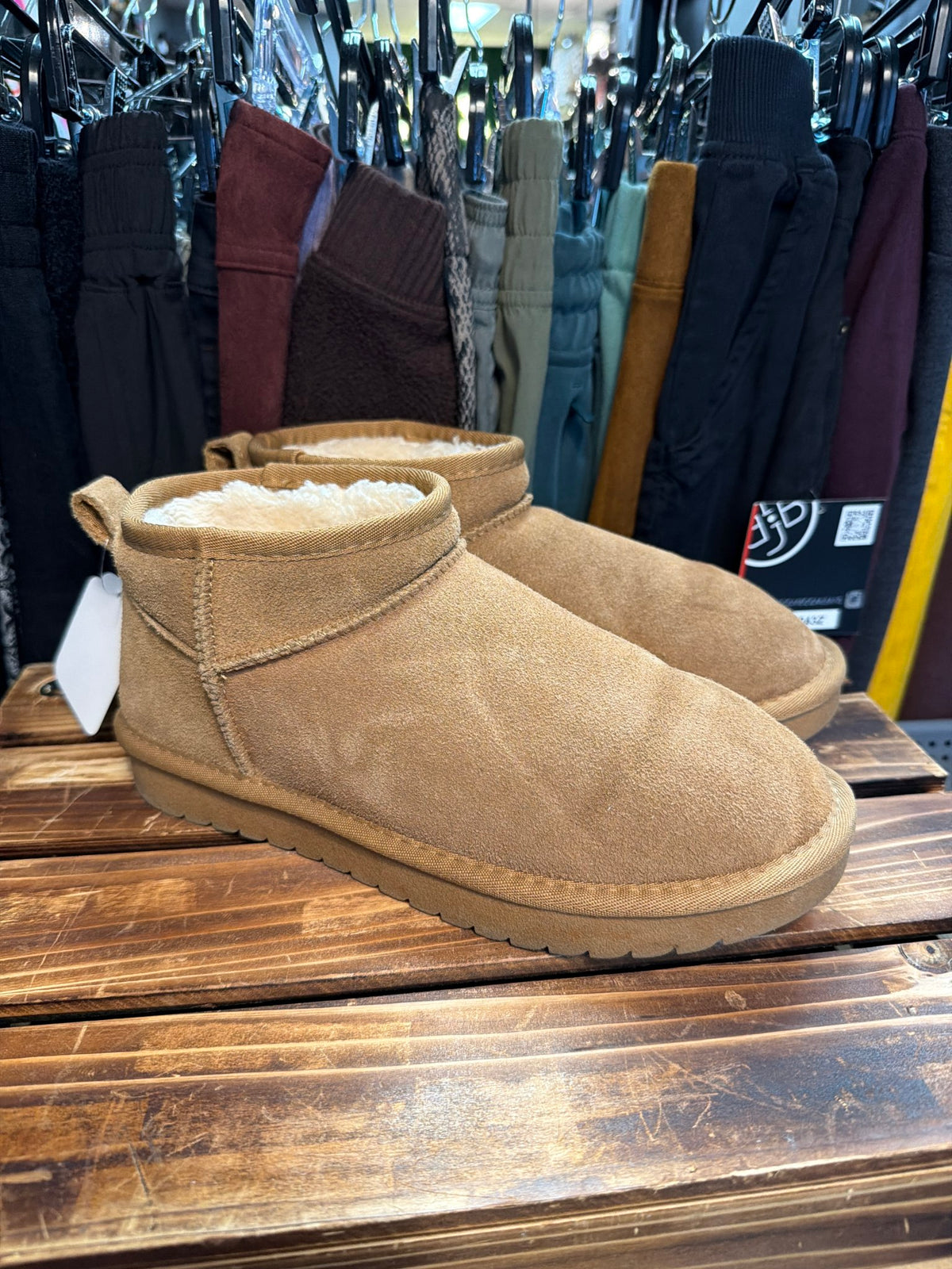 Cushionaire Boots Sz 8