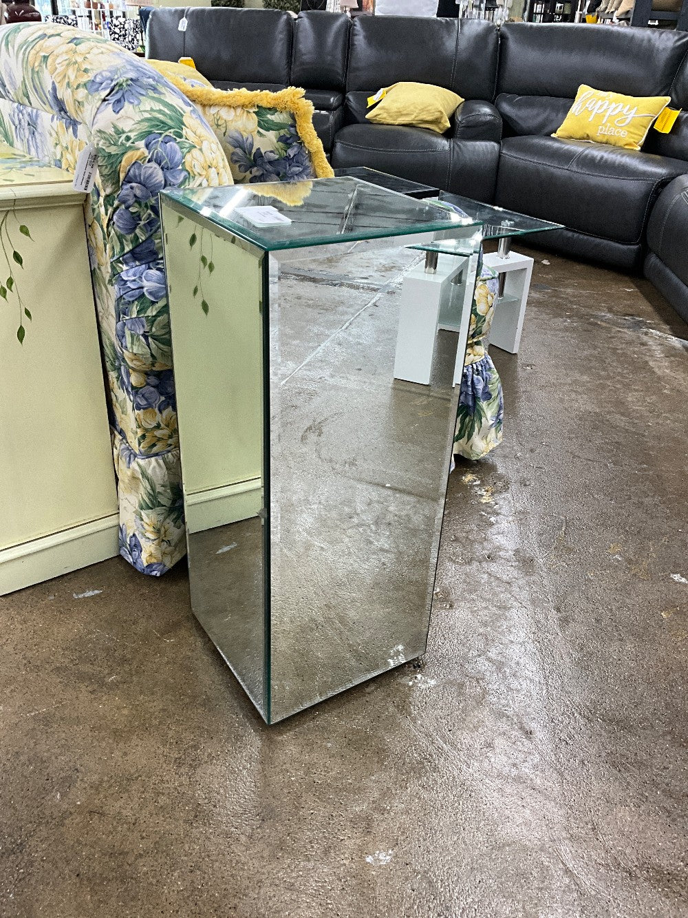 Mirrored Stand