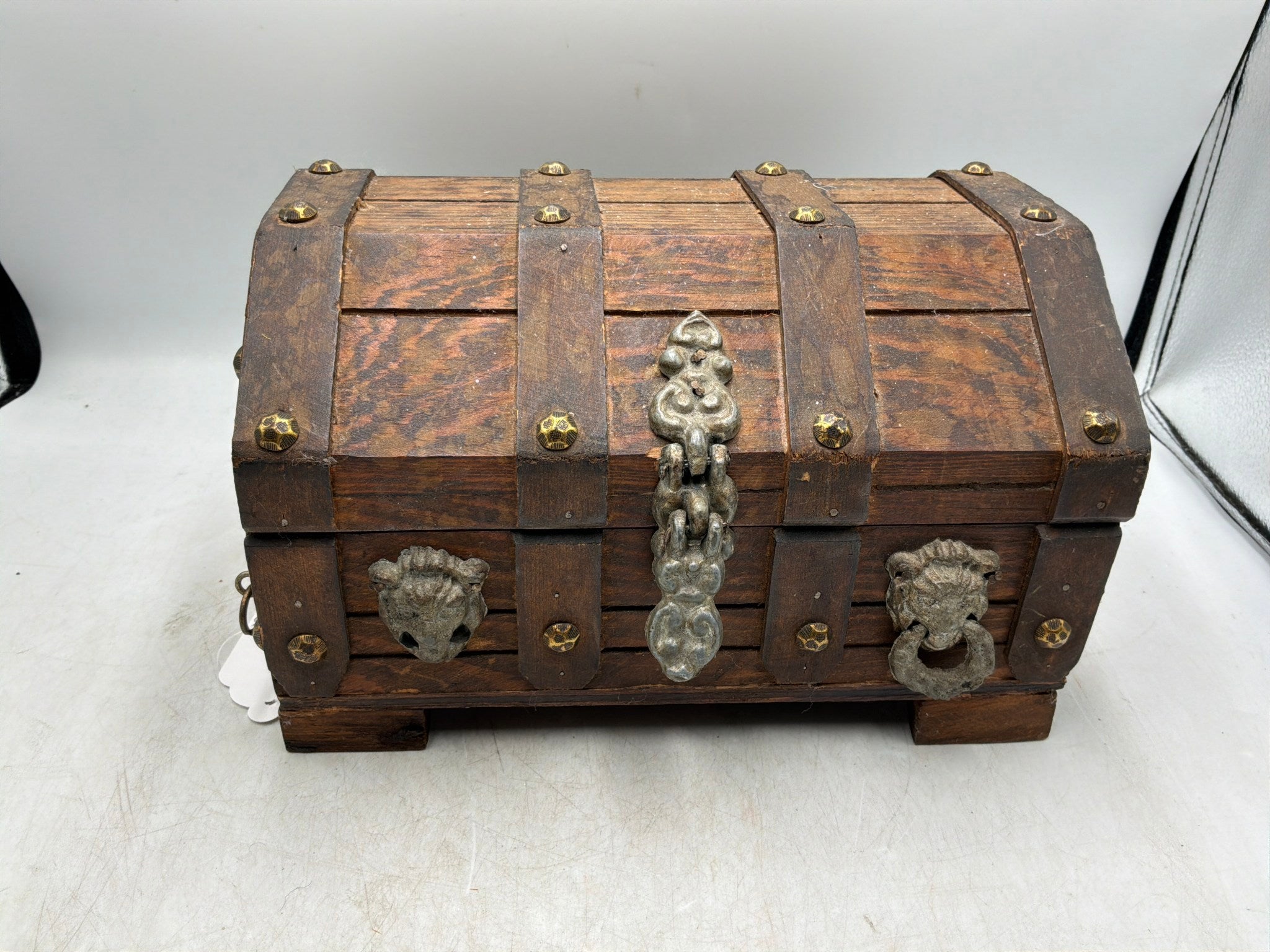 Vtg Sm Wood Trunk