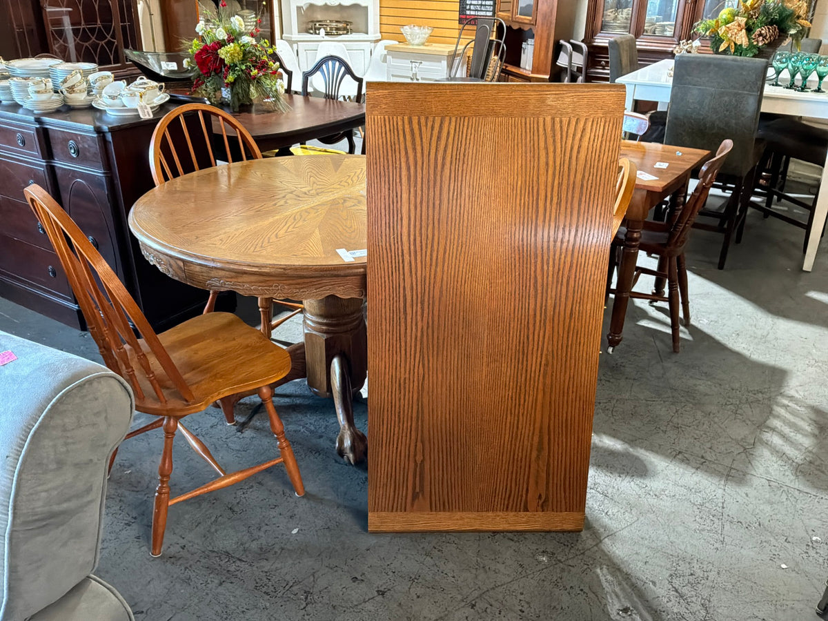 Oak Kitchen Table W/ Leaf 4 Chairs