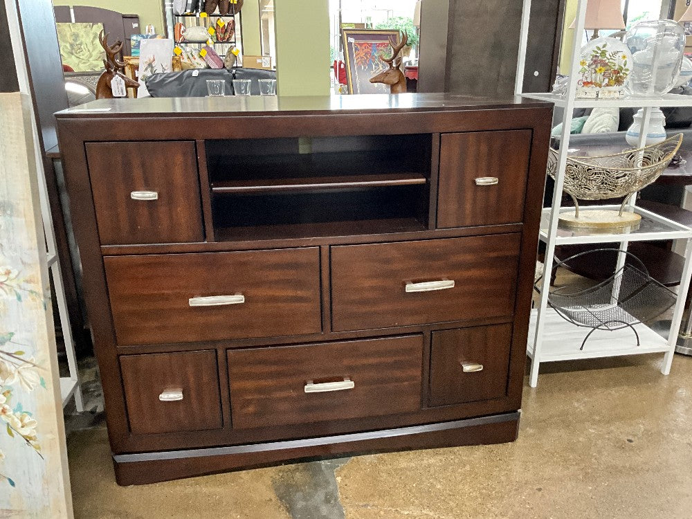American signature Entertainment Center