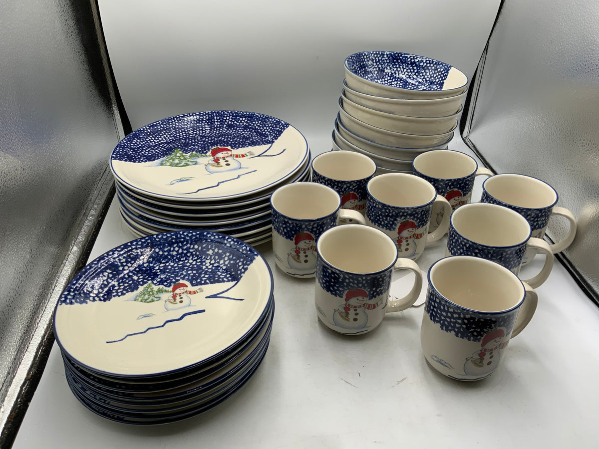 Thomas Snowman Dish 32 pc Set