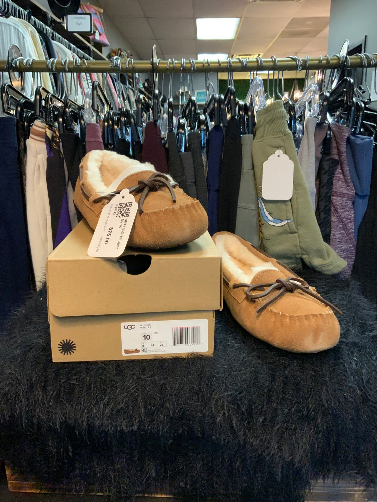 NIB UGG Slipper Sz 10