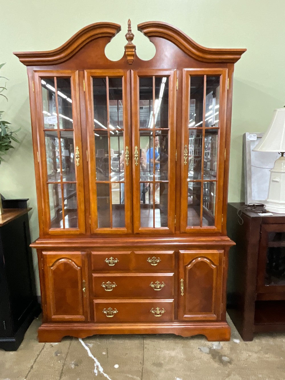 2 pc Hutch