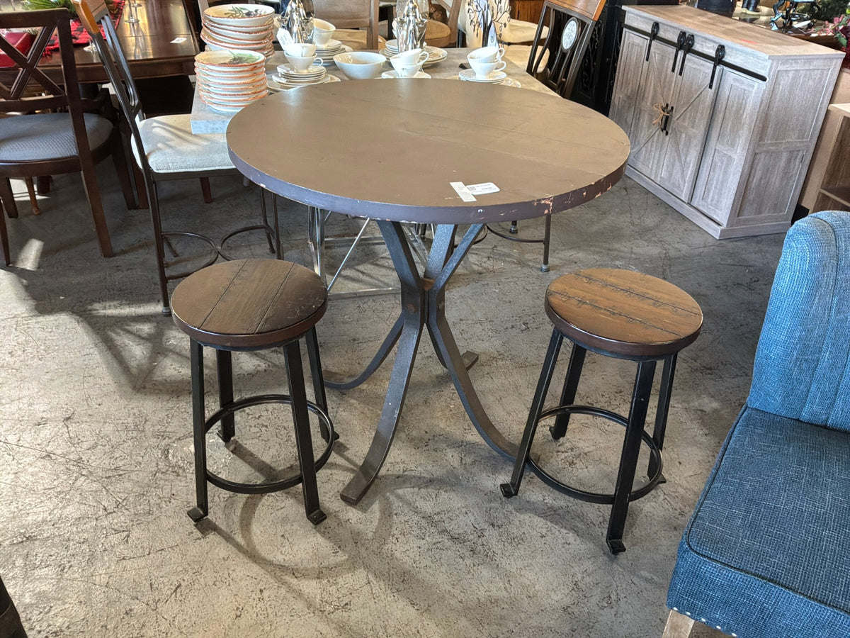 Table w/ 2 Stools