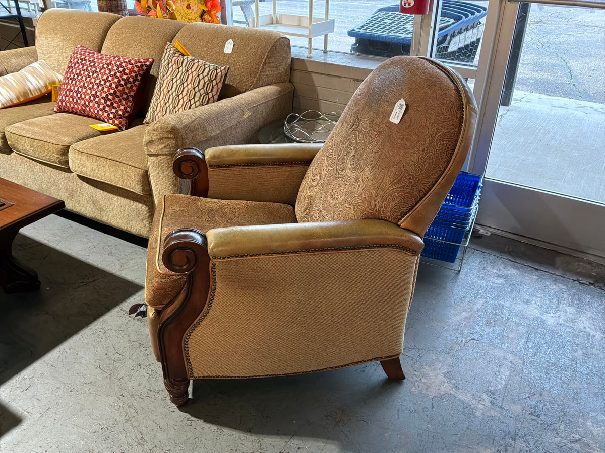 Barca Lounger Accent Chair