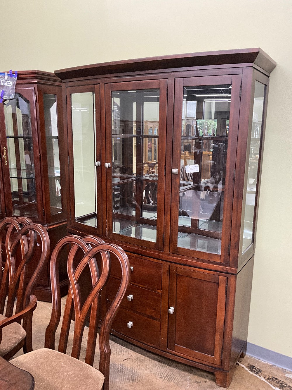 2pc Curved Hutch