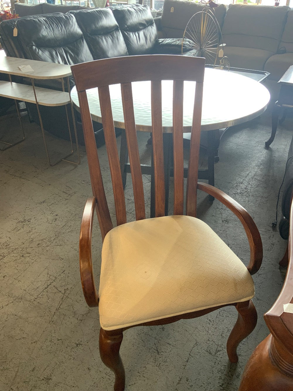 Wood Dining Room Table w/ 6 Chairs & 2 Leaves