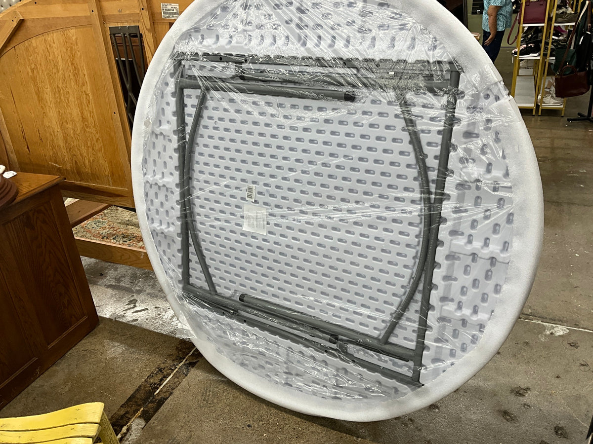 NEW 5’ Round Folding Table