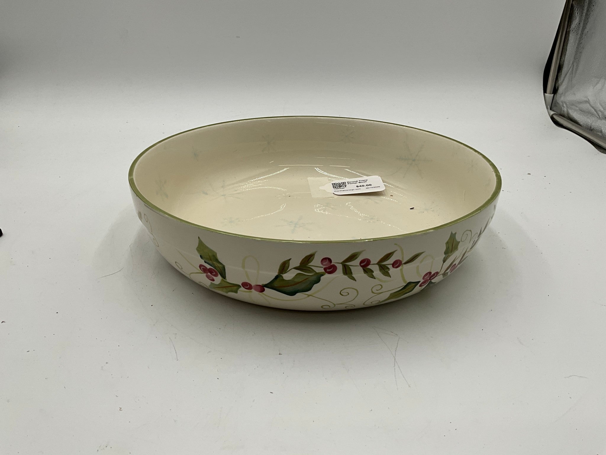 Round Tracy Porter Bowl