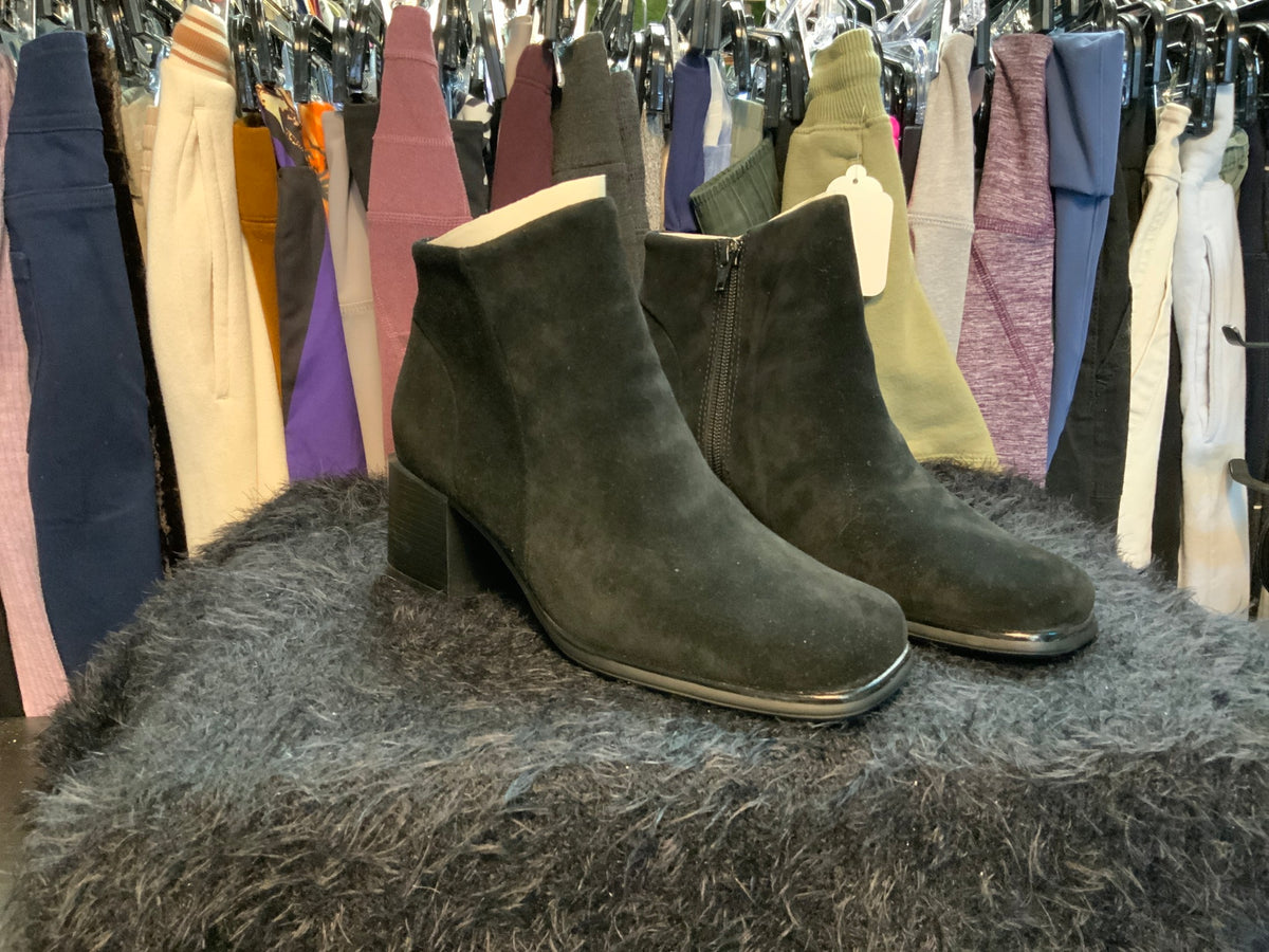 Black Suede Boots sz 7.5
