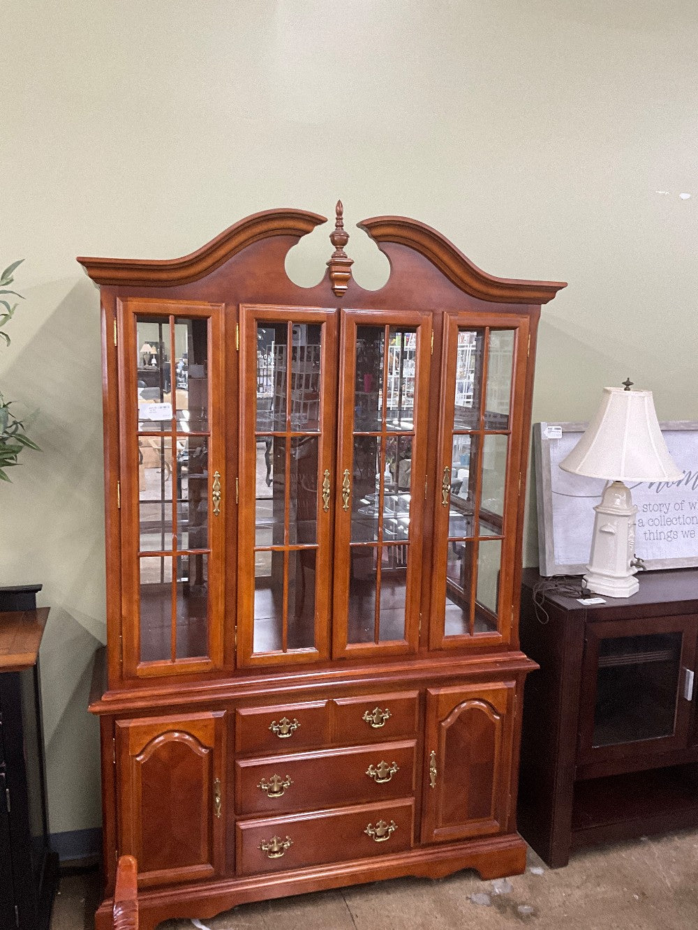 2 pc Hutch