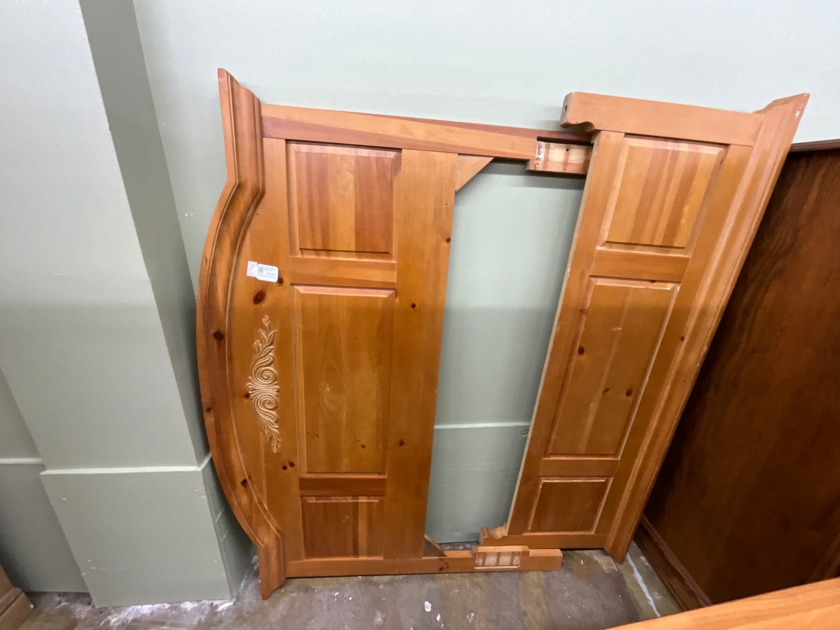 Broyhill Fontana Queen Bed