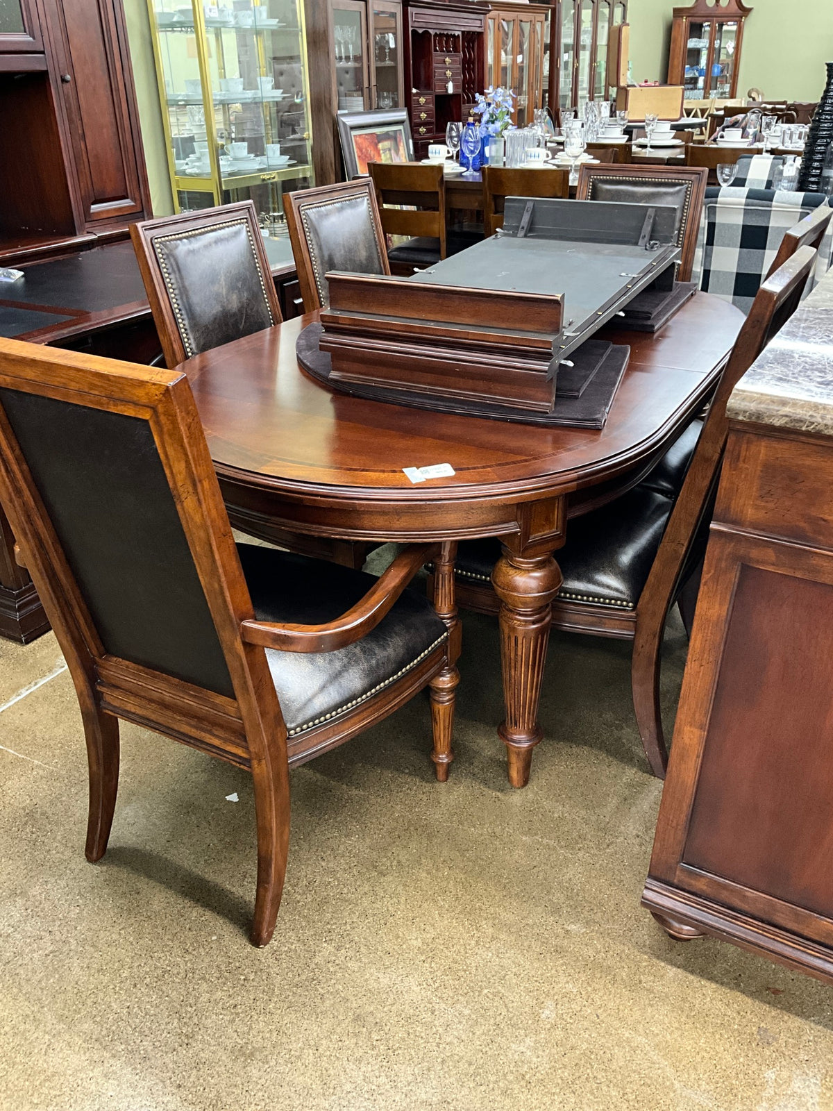 Thomasville Table w/ 6 Chairs
